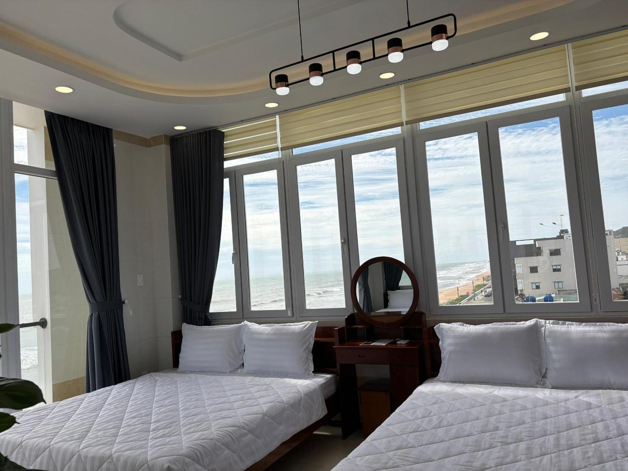 Khach San A68 Hotel Long My ภายนอก รูปภาพ