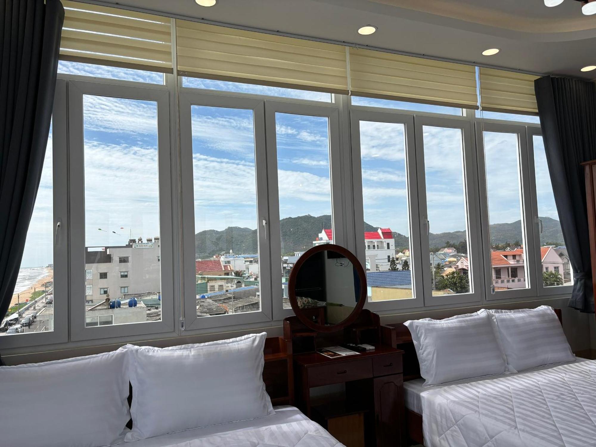 Khach San A68 Hotel Long My ภายนอก รูปภาพ